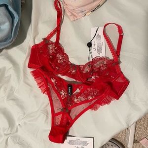 NWT for love and lemons set